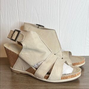 Sundance Leather Cream Wedge Sandals 8